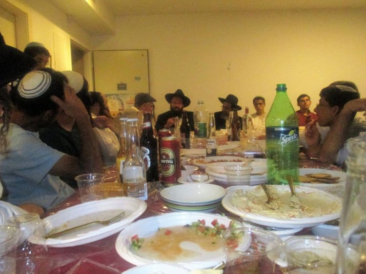 הופכים את היגון לשמחה: בחריש התוועדו בליל י"ז תמוז